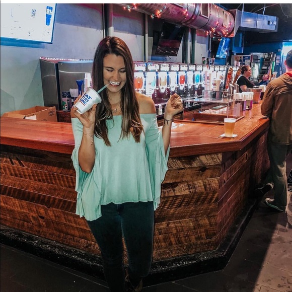 fab'rik Tops - Off the Shoulder Top